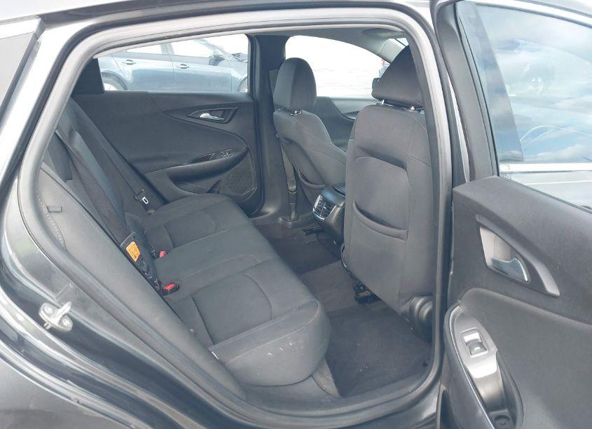 Photo 8 of 2016 Chevrolet Malibu 1LT (VIN 1G1ZE5ST4GF230315)