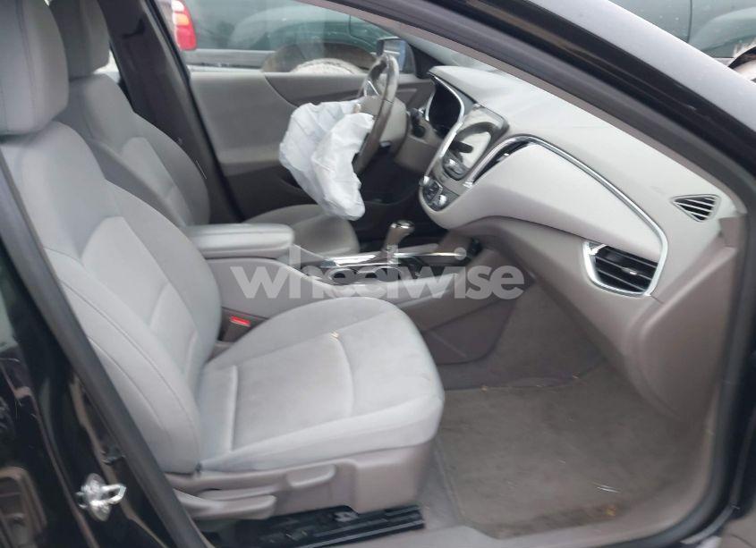 Photo 5 of 2016 Chevrolet Malibu 1LT (VIN 1G1ZE5ST4GF230797)