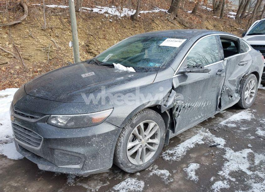 Photo 2 of 2016 Chevrolet Malibu 1LT (VIN 1G1ZE5ST4GF236678)