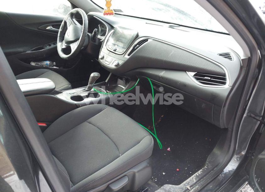 Photo 5 of 2016 Chevrolet Malibu 1LT (VIN 1G1ZE5ST4GF236678)