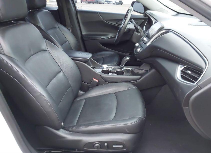 Photo 5 of 2016 Chevrolet Malibu 1LT (VIN 1G1ZE5ST4GF244263)