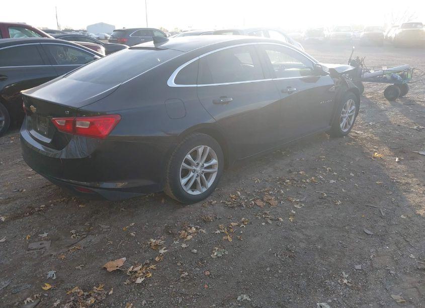Photo 4 of 2016 Chevrolet Malibu 1LT (VIN 1G1ZE5ST4GF247129)