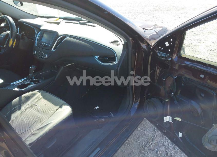 Photo 5 of 2016 Chevrolet Malibu 1LT (VIN 1G1ZE5ST4GF249186)