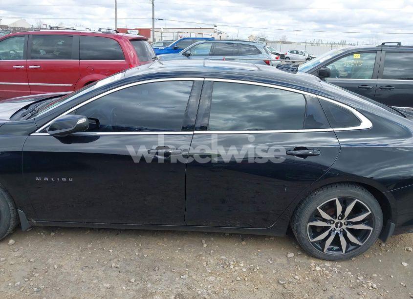 Photo 15 of 2016 Chevrolet Malibu 1LT (VIN 1G1ZE5ST4GF275979)