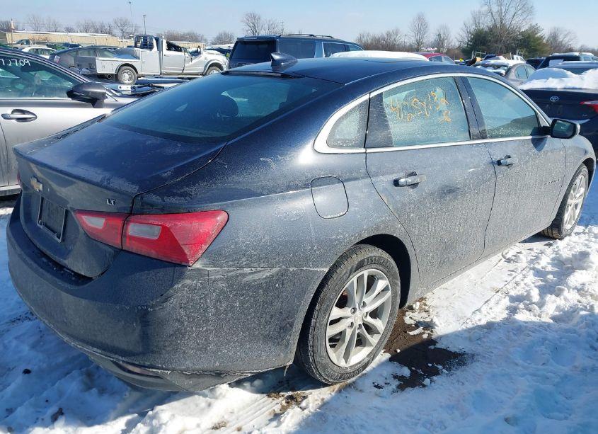 Photo 4 of 2016 Chevrolet Malibu 1LT (VIN 1G1ZE5ST4GF280986)