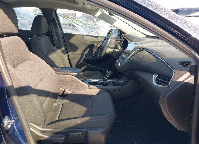 Photo 5 of 2016 Chevrolet Malibu 1LT (VIN 1G1ZE5ST4GF280986)