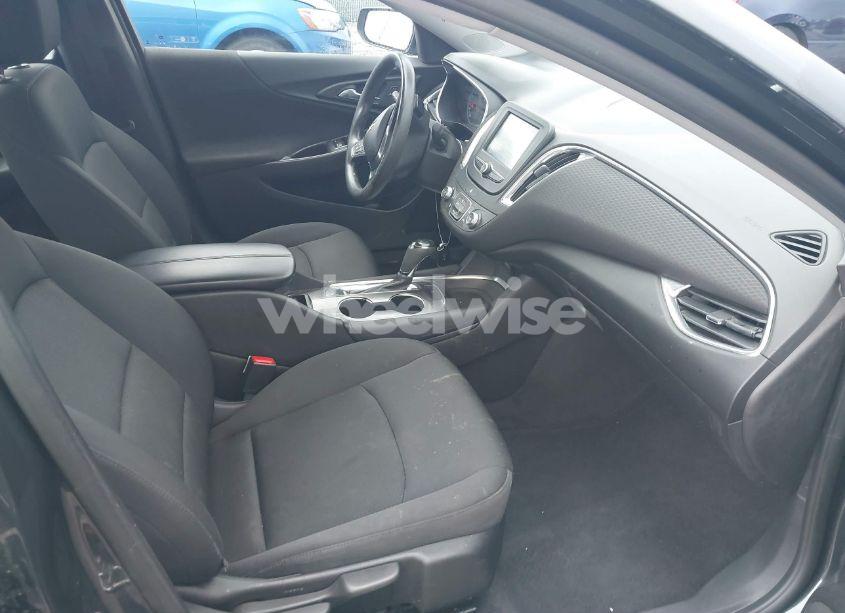 Photo 5 of 2016 Chevrolet Malibu 1LT (VIN 1G1ZE5ST4GF297884)