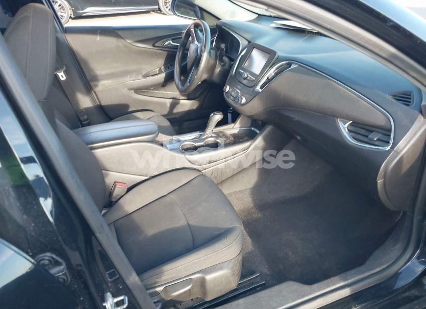 Photo 5 of 2016 Chevrolet Malibu 1LT (VIN 1G1ZE5ST4GF302324)