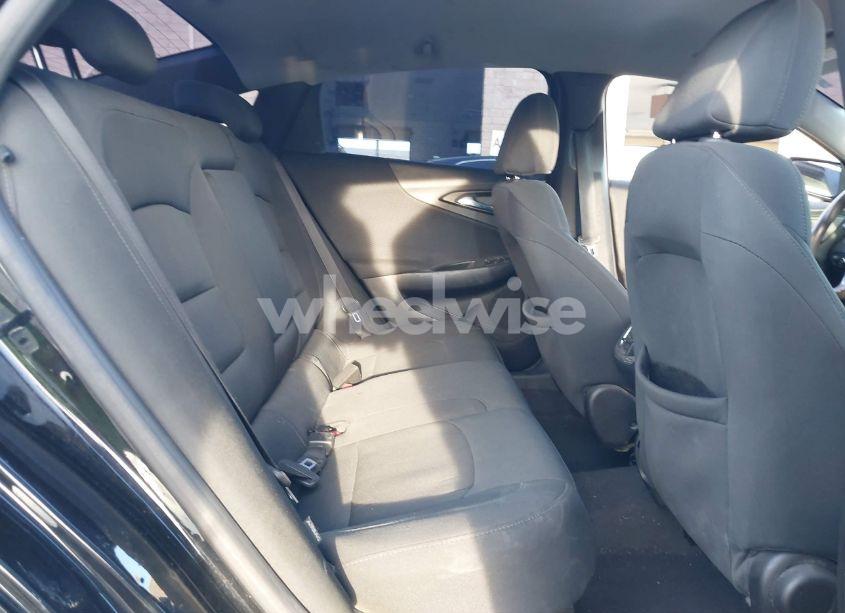 Photo 8 of 2016 Chevrolet Malibu 1LT (VIN 1G1ZE5ST4GF302324)