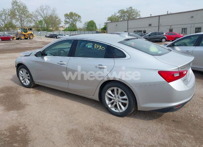 Photo 3 of 2016 Chevrolet Malibu 1LT (VIN 1G1ZE5ST4GF310634)