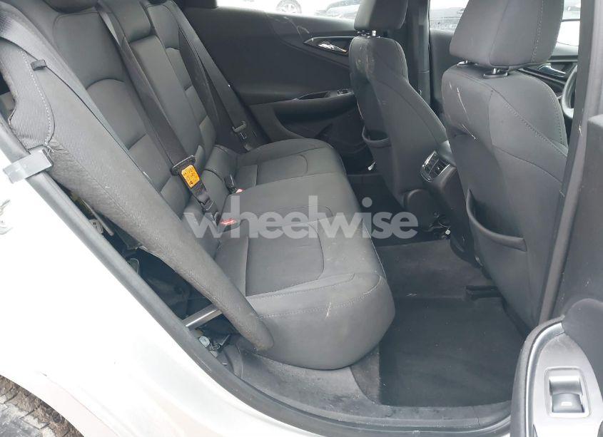 Photo 8 of 2016 Chevrolet Malibu 1LT (VIN 1G1ZE5ST4GF311458)