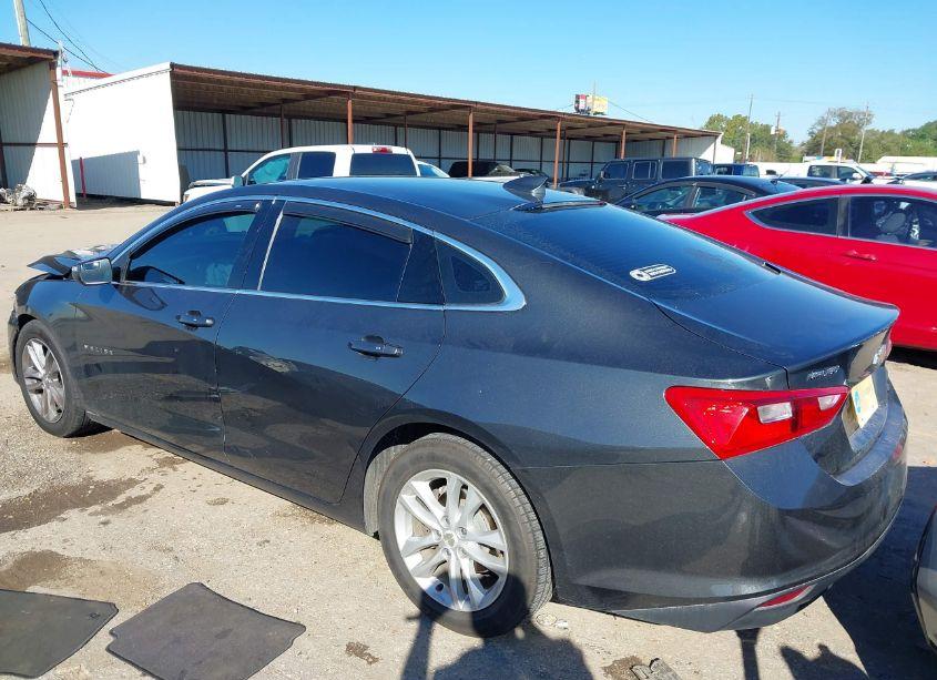 Photo 3 of 2016 Chevrolet Malibu 1LT (VIN 1G1ZE5ST4GF313033)
