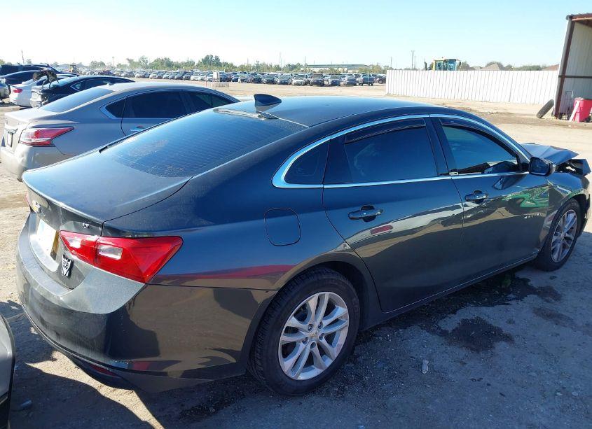 Photo 4 of 2016 Chevrolet Malibu 1LT (VIN 1G1ZE5ST4GF313033)