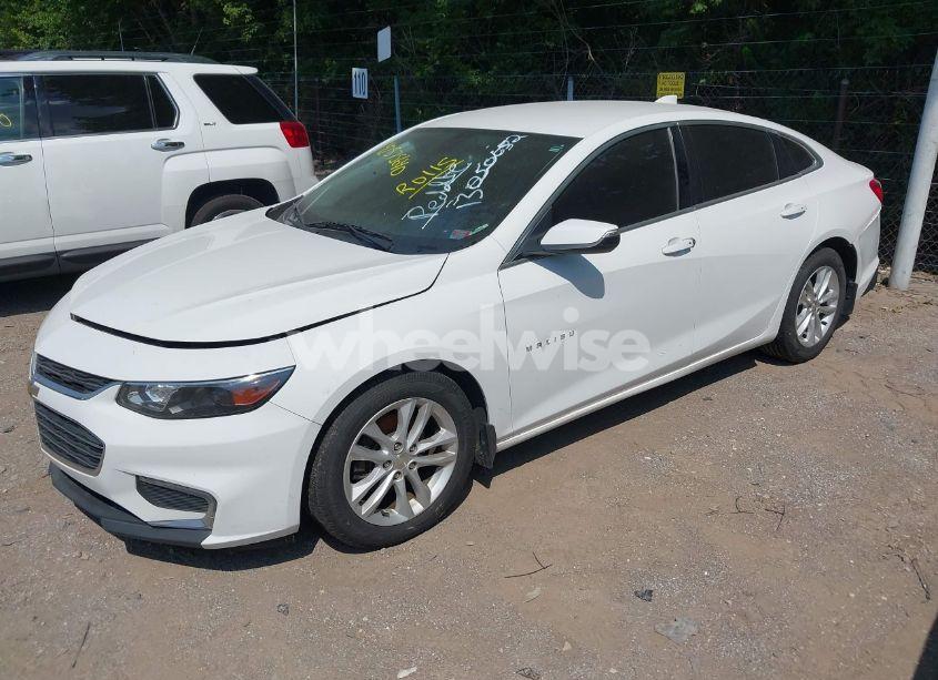 Photo 2 of 2016 Chevrolet Malibu 1LT (VIN 1G1ZE5ST4GF326106)