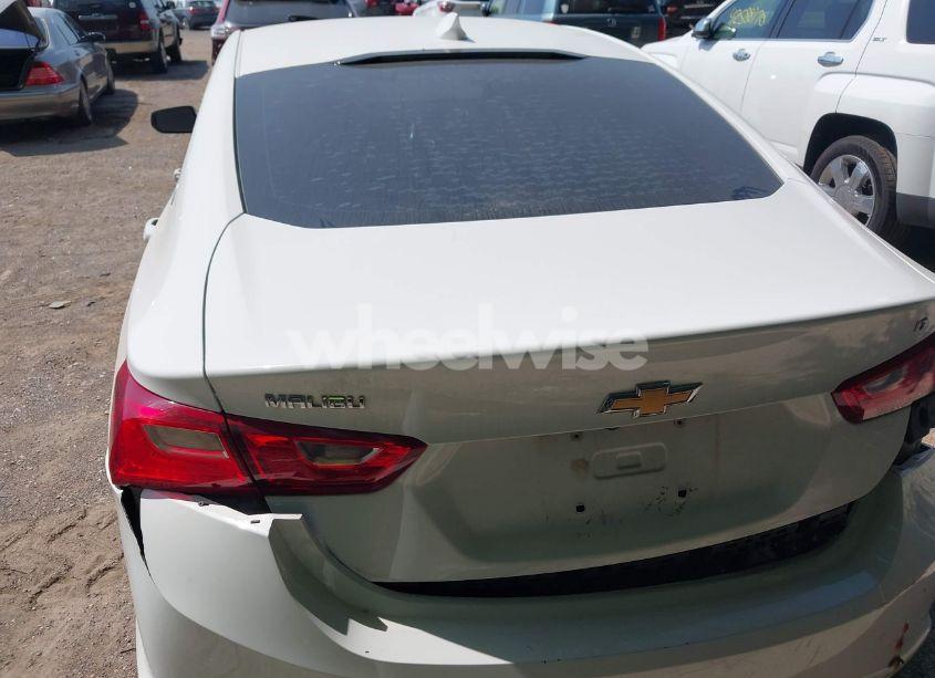 Photo 6 of 2016 Chevrolet Malibu 1LT (VIN 1G1ZE5ST4GF326106)