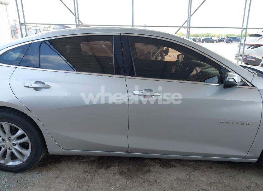 Photo 13 of 2016 Chevrolet Malibu 1LT (VIN 1G1ZE5ST4GF348056)