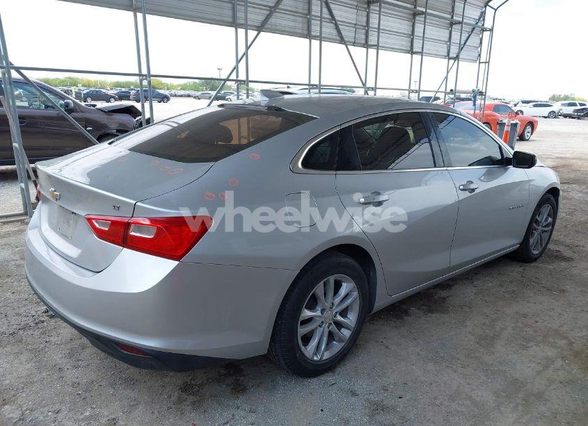 Photo 4 of 2016 Chevrolet Malibu 1LT (VIN 1G1ZE5ST4GF348056)