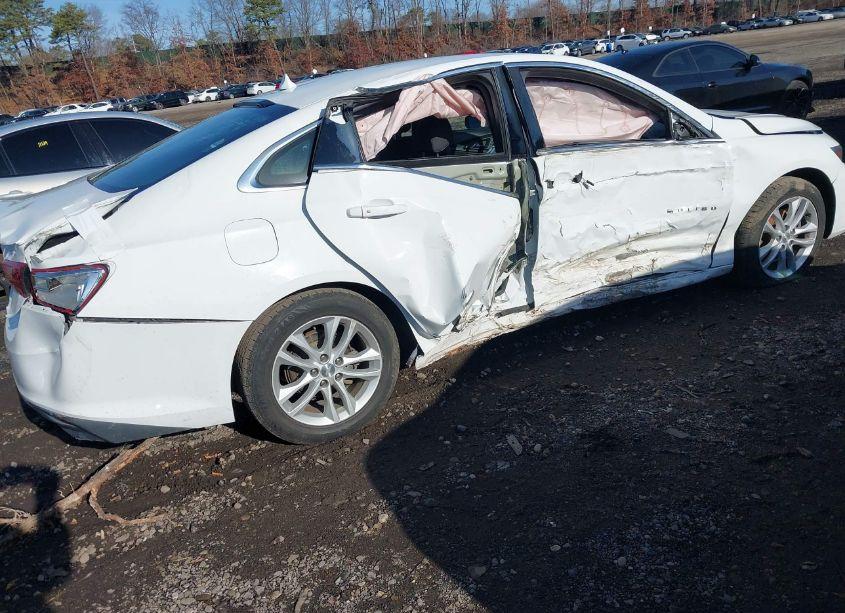 Photo 4 of 2016 Chevrolet Malibu 1LT (VIN 1G1ZE5ST4GF349529)