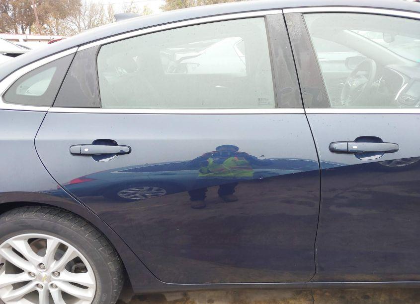 Photo 20 of 2017 Chevrolet Malibu 1LT (VIN 1G1ZE5ST4HF110872)