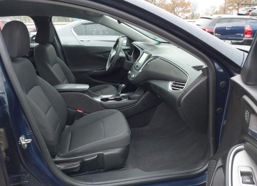 Photo 5 of 2017 Chevrolet Malibu 1LT (VIN 1G1ZE5ST4HF110872)