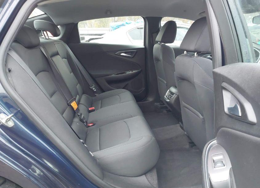 Photo 8 of 2017 Chevrolet Malibu 1LT (VIN 1G1ZE5ST4HF110872)