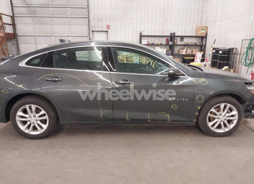 Photo 14 of 2017 Chevrolet Malibu 1LT (VIN 1G1ZE5ST4HF139756)