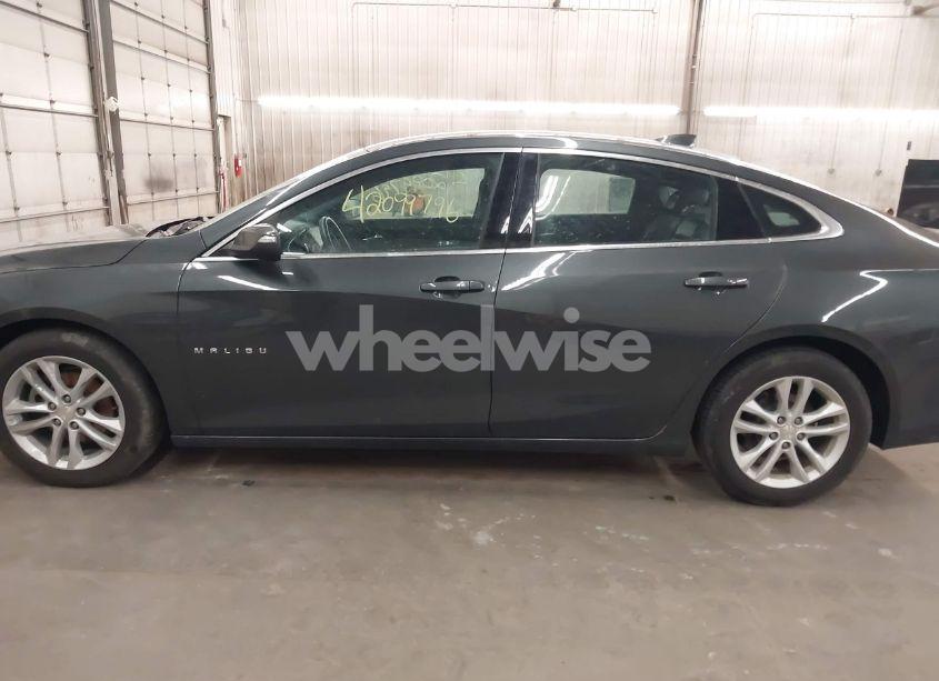 Photo 15 of 2017 Chevrolet Malibu 1LT (VIN 1G1ZE5ST4HF139756)
