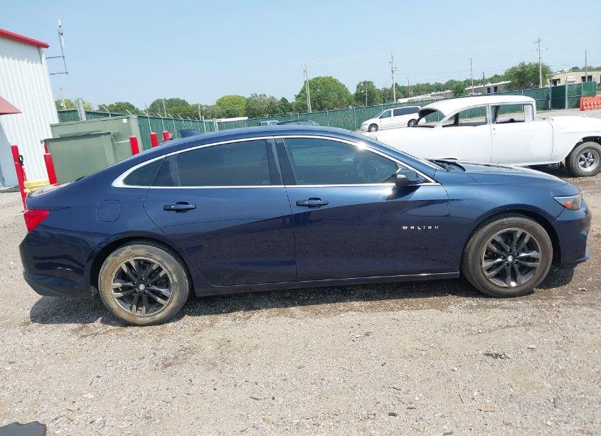 Photo 13 of 2017 Chevrolet Malibu 1LT (VIN 1G1ZE5ST4HF140440)