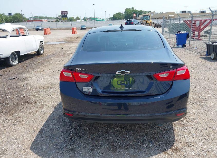 Photo 16 of 2017 Chevrolet Malibu 1LT (VIN 1G1ZE5ST4HF140440)