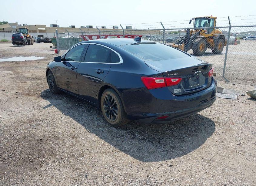 Photo 3 of 2017 Chevrolet Malibu 1LT (VIN 1G1ZE5ST4HF140440)
