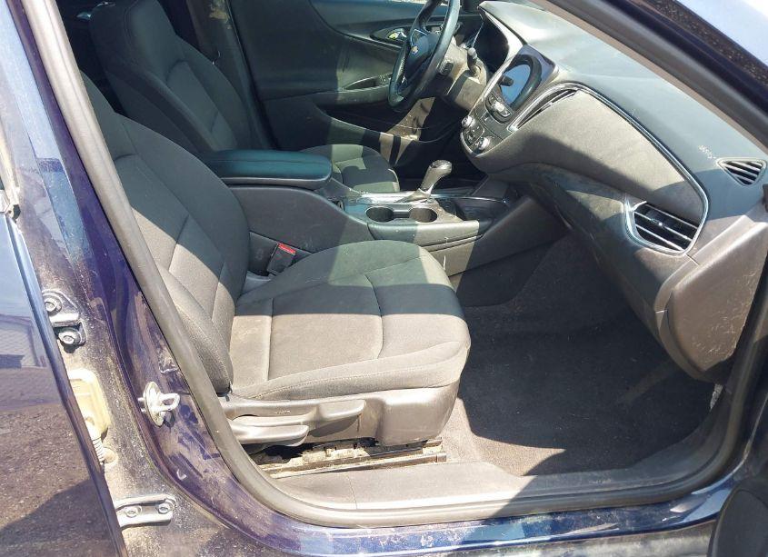 Photo 5 of 2017 Chevrolet Malibu 1LT (VIN 1G1ZE5ST4HF140440)