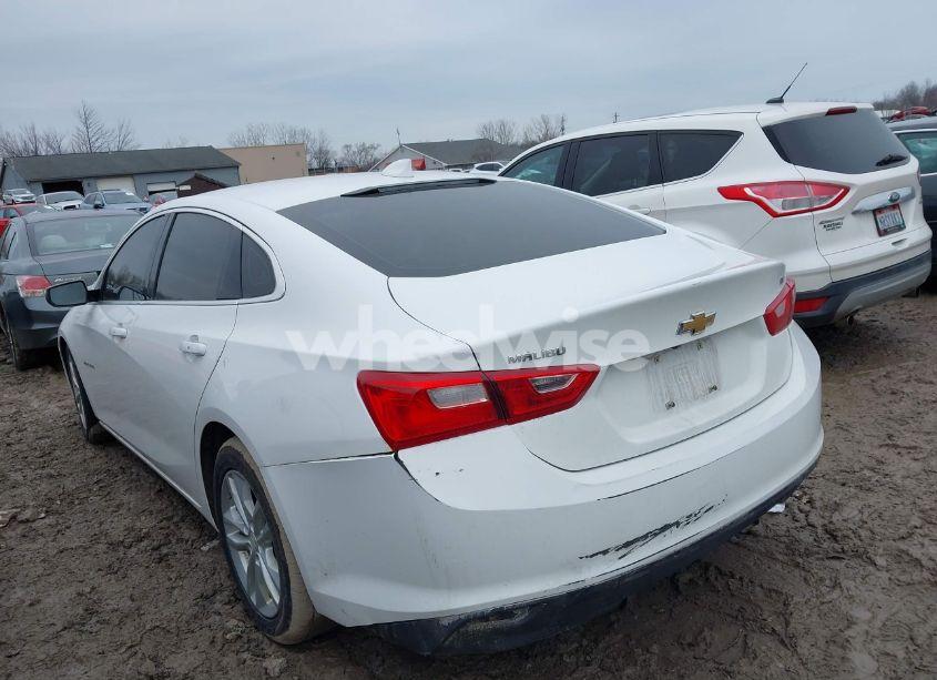 Photo 3 of 2017 Chevrolet Malibu 1LT (VIN 1G1ZE5ST4HF142835)