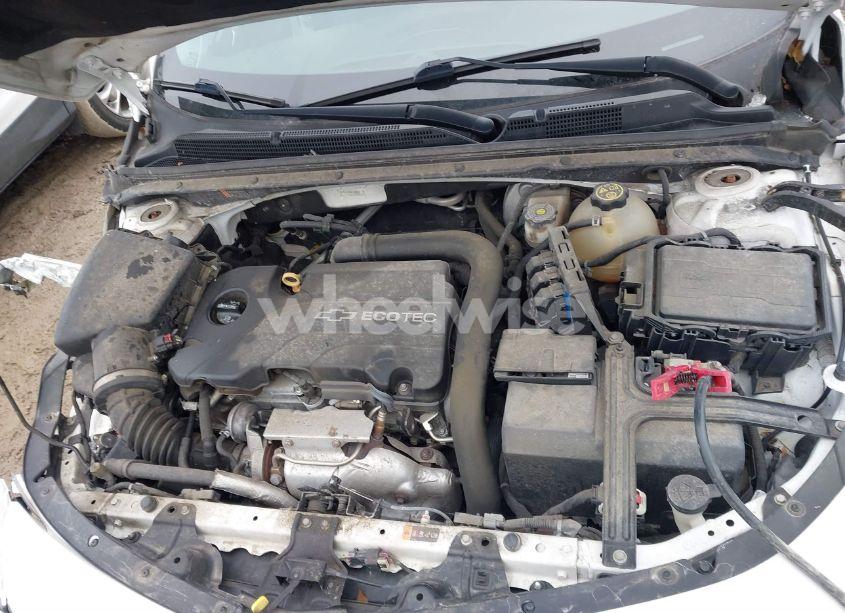 Photo 9 of 2017 Chevrolet Malibu 1LT (VIN 1G1ZE5ST4HF142835)