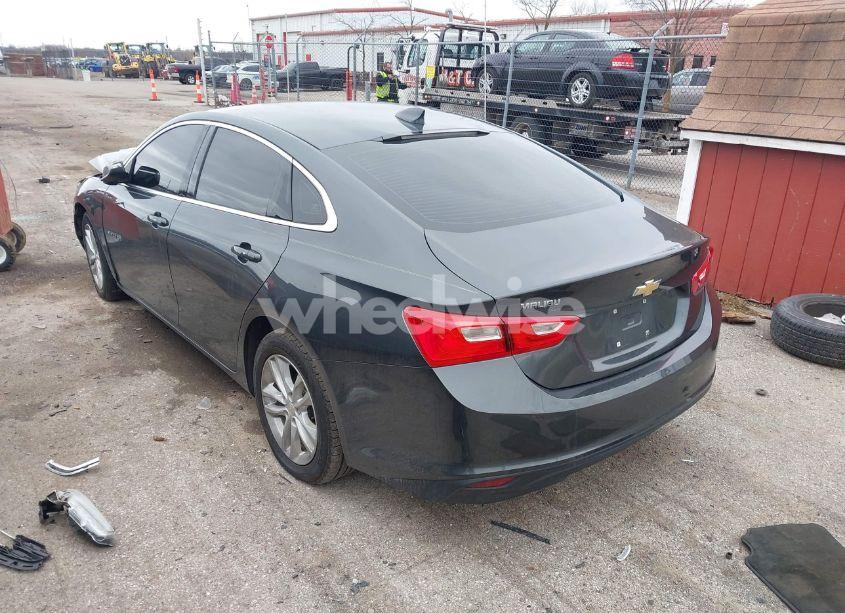Photo 3 of 2017 Chevrolet Malibu 1LT (VIN 1G1ZE5ST4HF142866)
