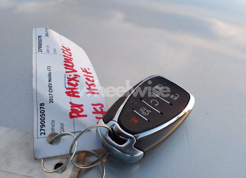 Photo 11 of 2017 Chevrolet Malibu 1LT (VIN 1G1ZE5ST4HF149591)