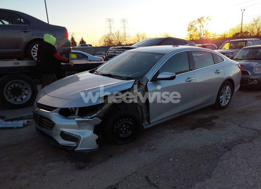 Photo 2 of 2017 Chevrolet Malibu 1LT (VIN 1G1ZE5ST4HF149591)