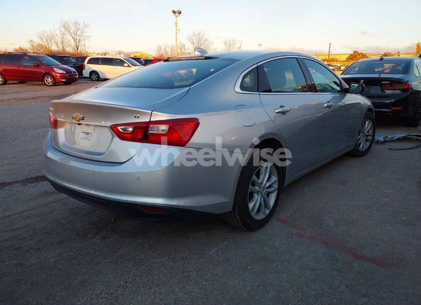 Photo 4 of 2017 Chevrolet Malibu 1LT (VIN 1G1ZE5ST4HF149591)