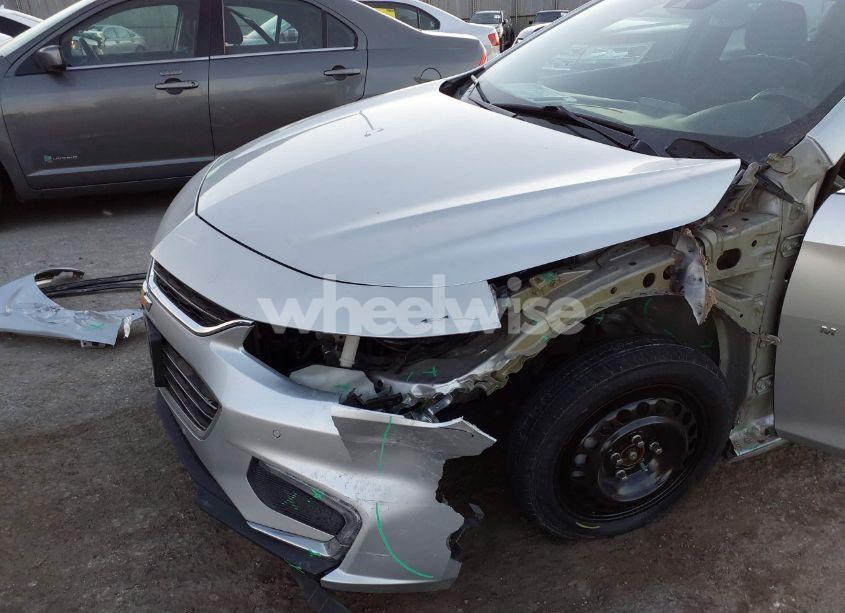 Photo 6 of 2017 Chevrolet Malibu 1LT (VIN 1G1ZE5ST4HF149591)