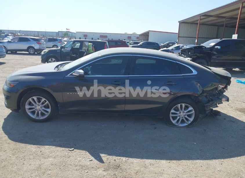 Photo 14 of 2017 Chevrolet Malibu 1LT (VIN 1G1ZE5ST4HF163166)