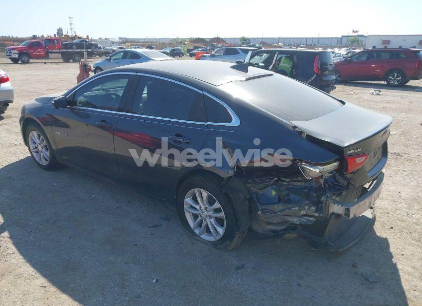 Photo 3 of 2017 Chevrolet Malibu 1LT (VIN 1G1ZE5ST4HF163166)