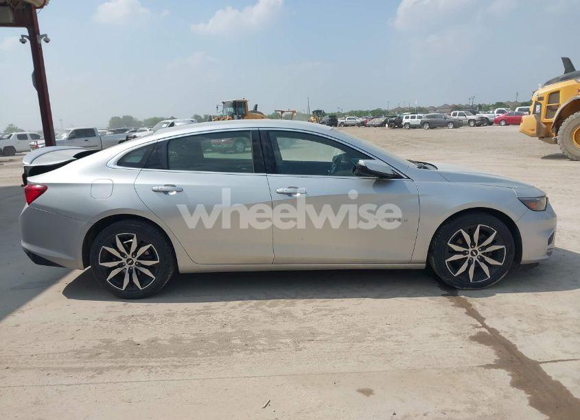 Photo 13 of 2017 Chevrolet Malibu 1LT (VIN 1G1ZE5ST4HF173292)