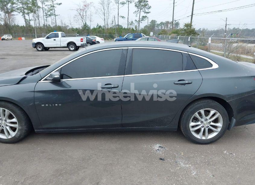 Photo 13 of 2017 Chevrolet Malibu 1LT (VIN 1G1ZE5ST4HF177486)