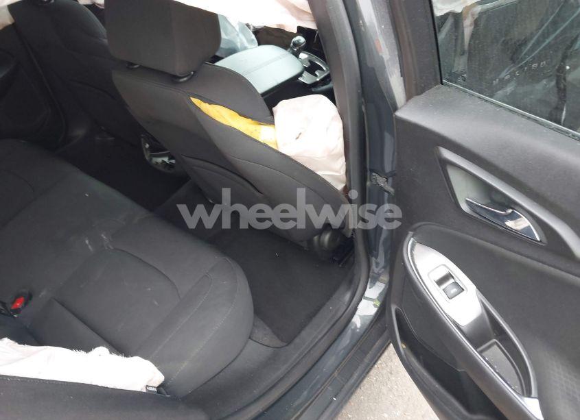 Photo 8 of 2017 Chevrolet Malibu 1LT (VIN 1G1ZE5ST4HF177486)