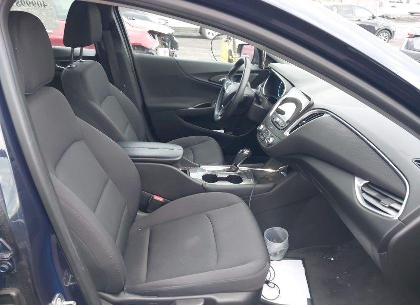 Photo 5 of 2017 Chevrolet Malibu 1LT (VIN 1G1ZE5ST4HF177777)