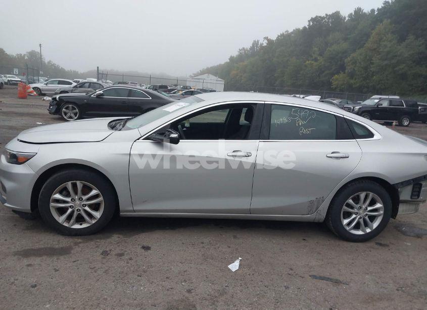 Photo 15 of 2017 Chevrolet Malibu 1LT (VIN 1G1ZE5ST4HF180307)