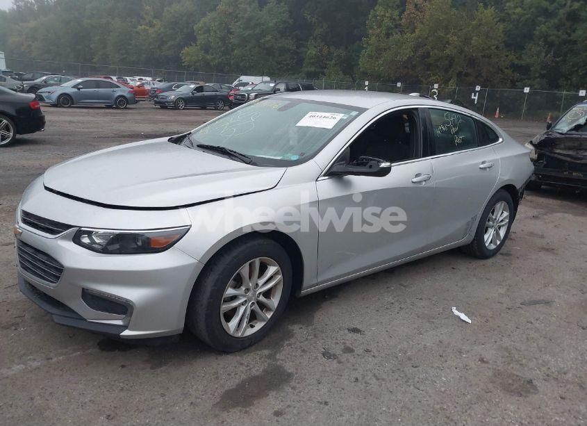 Photo 2 of 2017 Chevrolet Malibu 1LT (VIN 1G1ZE5ST4HF180307)
