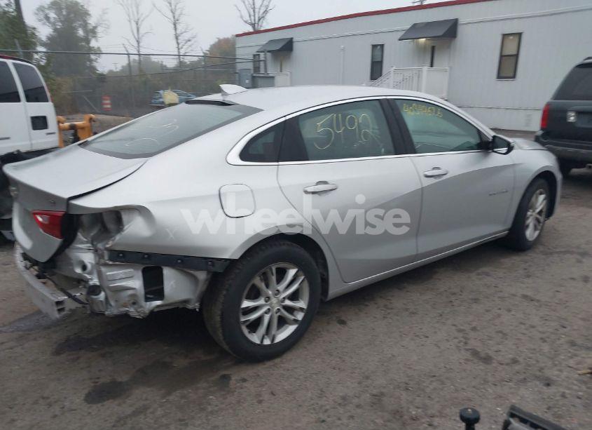 Photo 4 of 2017 Chevrolet Malibu 1LT (VIN 1G1ZE5ST4HF180307)