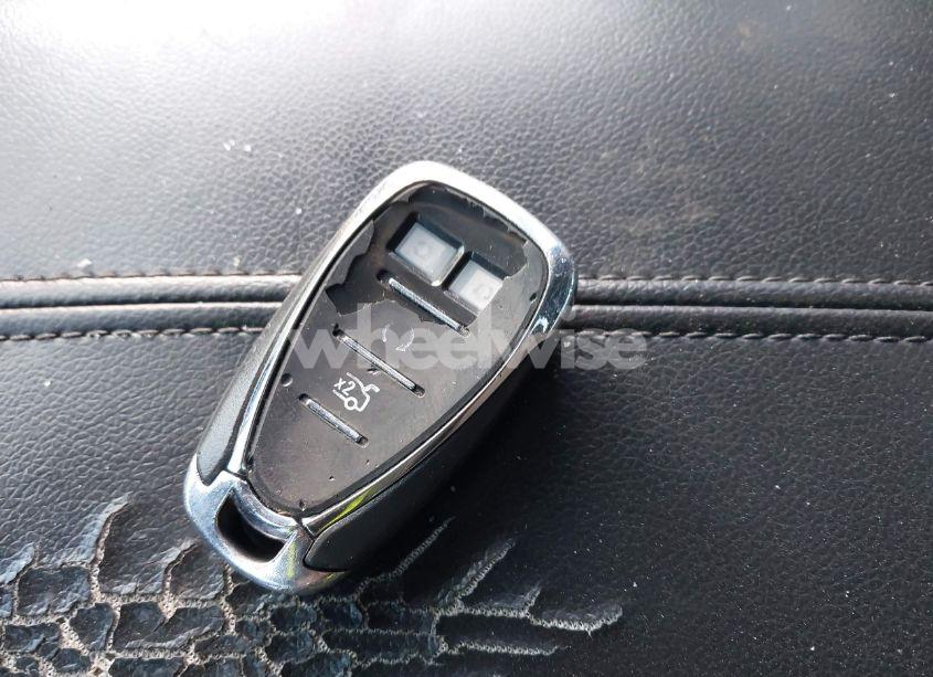 Photo 11 of 2017 Chevrolet Malibu 1LT (VIN 1G1ZE5ST4HF185331)