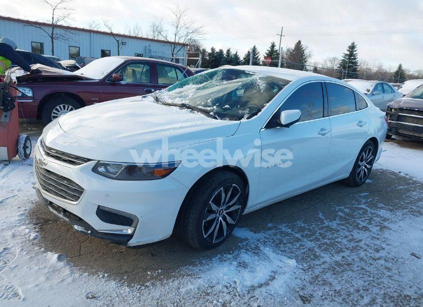 Photo 2 of 2017 Chevrolet Malibu 1LT (VIN 1G1ZE5ST4HF185331)