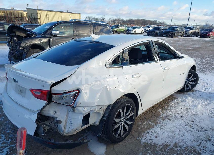 Photo 4 of 2017 Chevrolet Malibu 1LT (VIN 1G1ZE5ST4HF185331)